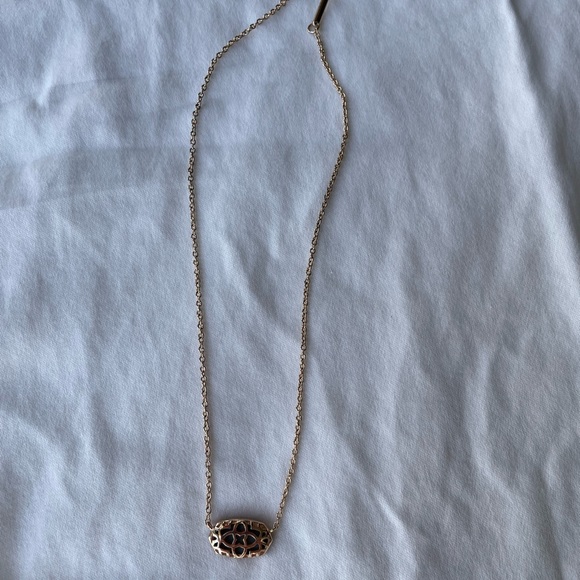 Kendra Scott Elisa Rose Gold Pendant Necklace in Rose Gold Drusy - Picture 6 of 7